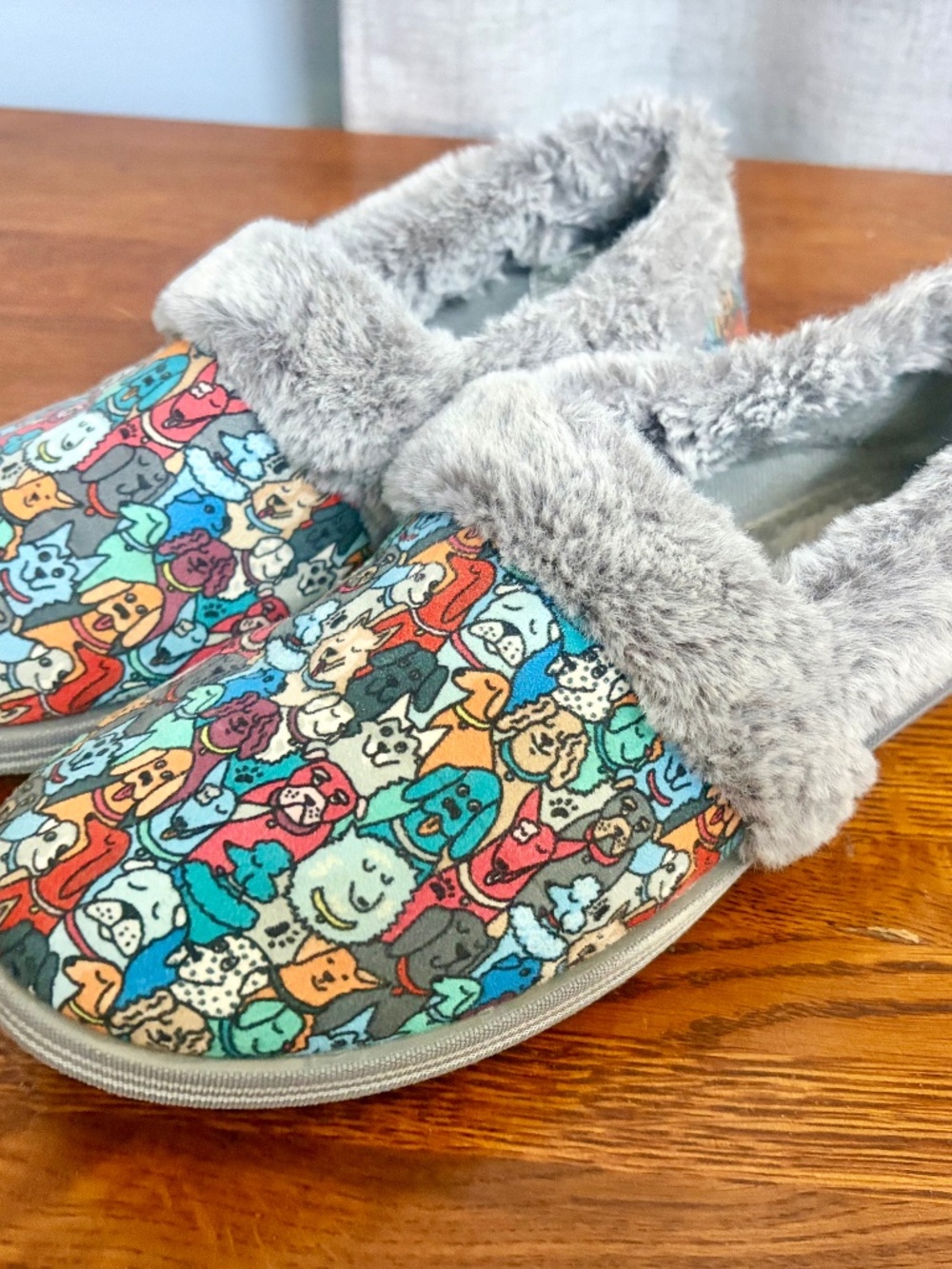 BOBS by Sketchers Women’s Dog Pattern Slippers Size 9